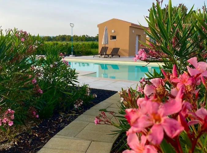 Maris Apartments & Bedrooms